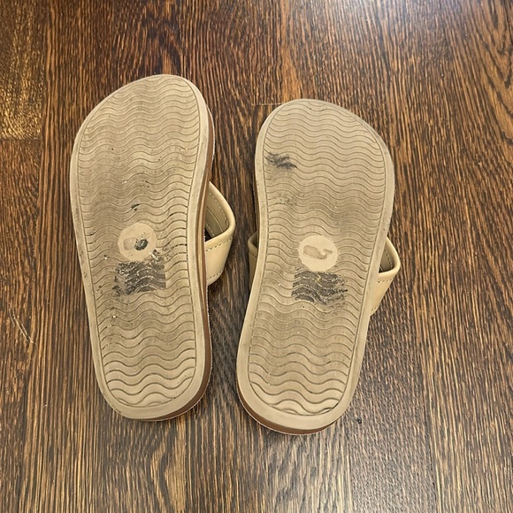 Vineyard Vines Men's Contoured Leather  Flip Flops - Picture 6 of 8